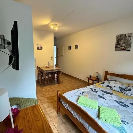 A Les Bains アパート *